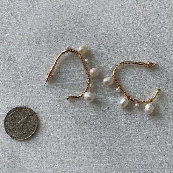 Woman Fashion Open Hoops Earrings - Picture 5 of 6